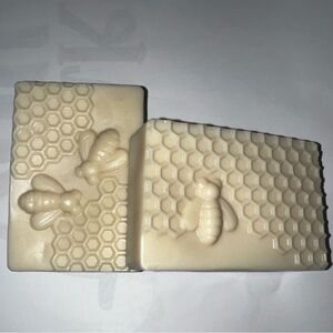 Bumble | All Natural Goat Milk Soap 4.5 oz Bar